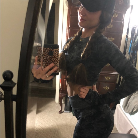 Meet your Posher, Stephanie - Picture 2 of 2